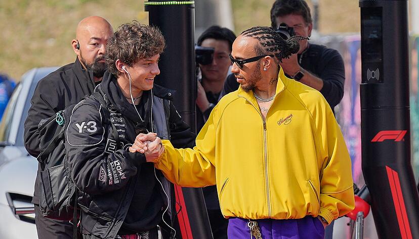 Kimi Antonelli (l) holte sich den Rekord des jüngsten WM-Führenden von Lewis Hamilton. Kimi Antonelli (l) holte sich den Rekord des jüngsten WM-Führenden von Lewis Hamilton.