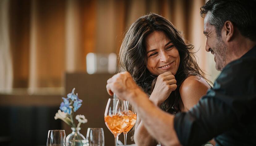 Wer unsicher ist, was man f&uuml;r den Besuch im Sternerestaurant anziehen sollte, googelt im Zweifel im Internet Bilder des Restaurants und schaut, was andere getragen haben.