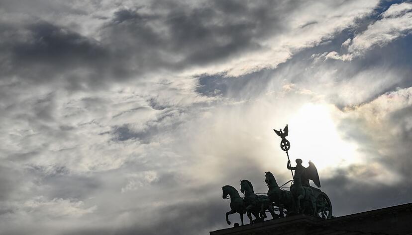 Die Gef&uuml;hlslage der Nation ist nach Einsch&auml;tzung des Psychologen Stephan Gr&uuml;newald derzeit schwierig und stark von Verdr&auml;ngung gepr&auml;gt. (Archivbild)