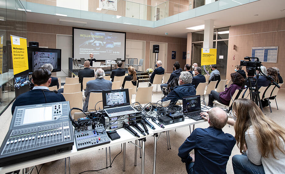 Bildungscampus: Bürgerdialog "Autonomes Fahren" Bildungscampus: Bürgerdialog "Autonomes Fahren"