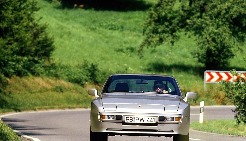 Neue Baureihen: Lange gabe es bei Porsche nur eine Modellereihe, Autos wie der 924 und der 944 (Bild, Modelljahr 1989) erweiterten später das Programm rund um den 911.