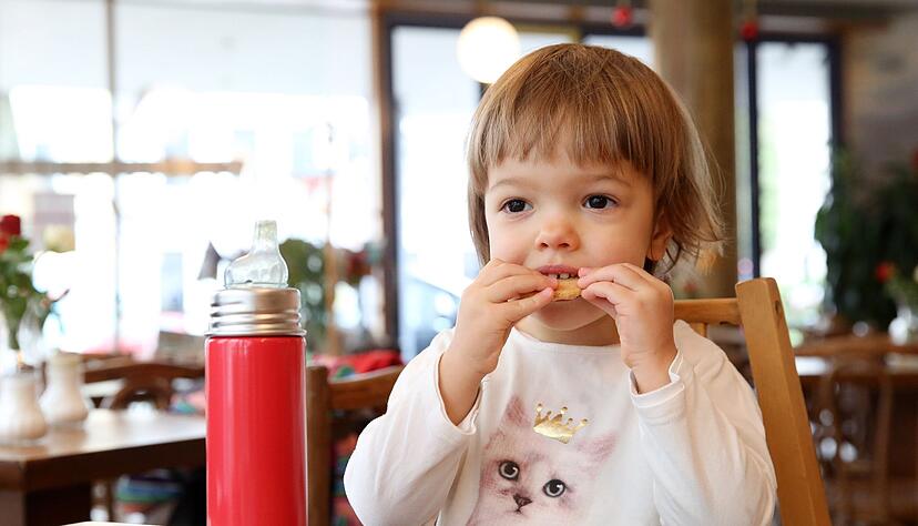 Je nach Alter und Gewicht sollten Kinder nicht mehr als zwei bis f&uuml;nf Gramm Salz am Tag zu sich nehmen.