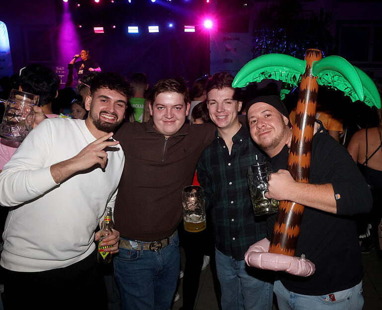 Malle-Feeling und gute Laune: Zahlreiche Gäste strömten zur Mallorca-Party in Langenbrettach. Malle-Feeling und gute Laune: Zahlreiche Gäste strömten zur Mallorca-Party in Langenbrettach.