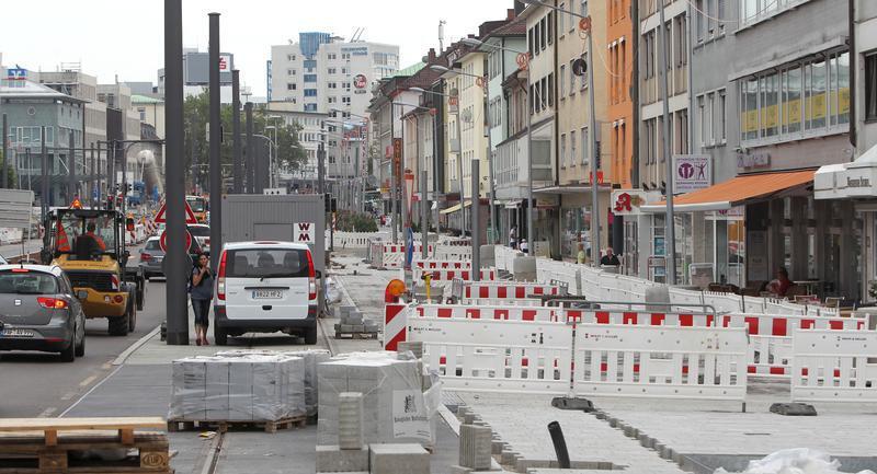09.08.2013: "Hindernisparcour" auf der Westseite der Allee.