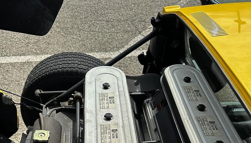 Potenter R&uuml;ckenwind: Der Mittelmotor sitzt der Besatzung sprichw&ouml;rtlich im Nacken.