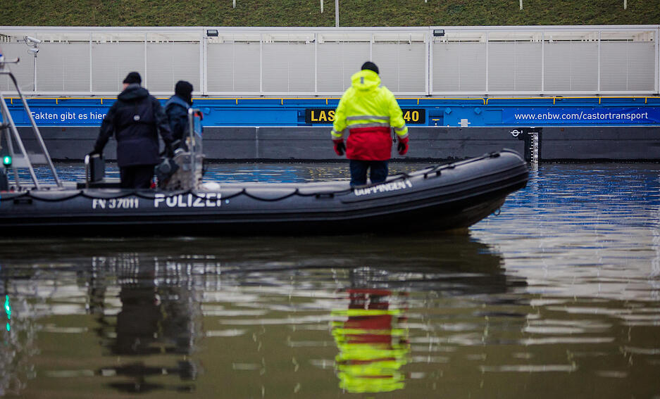 Fünfter Castor-Transport auf dem Neckar Fünfter Castor-Transport auf dem Neckar