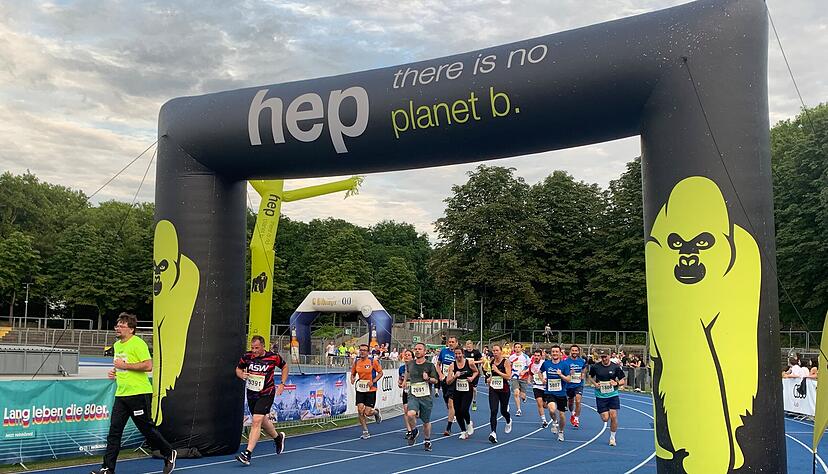 Ziel bei Stimme-Firmenlauf: Nach 5,75 Kilometern war im Frankenstadion Schluss.