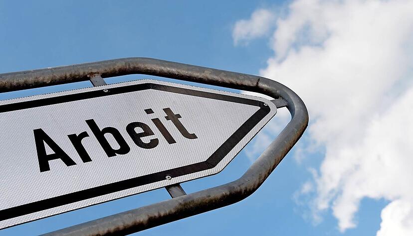 Mehr Arbeiten und weniger freie Tage? Ministerpr&auml;sident Kretschmann betont den grundgesetzlichen Bestandsschutz der christlichen Feiertage.