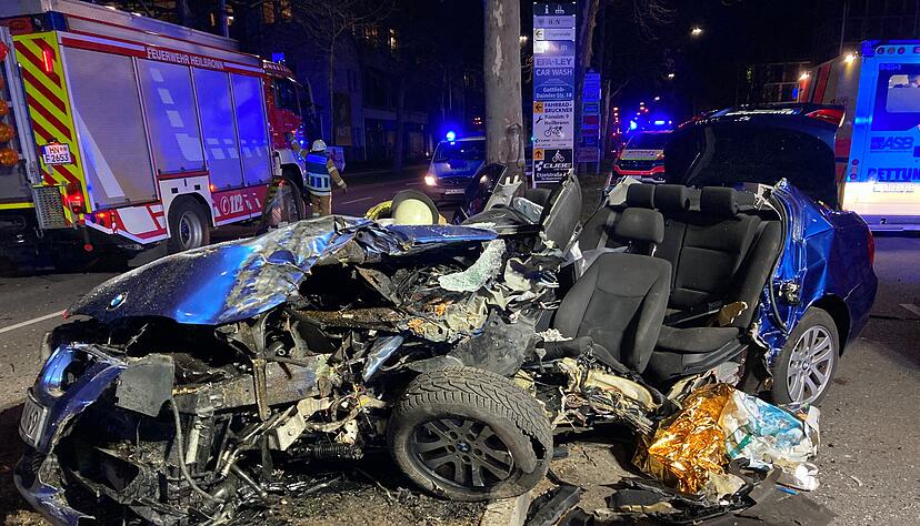 Zwei Menschen werden am vergangenen Samstag schwer verletzt.
