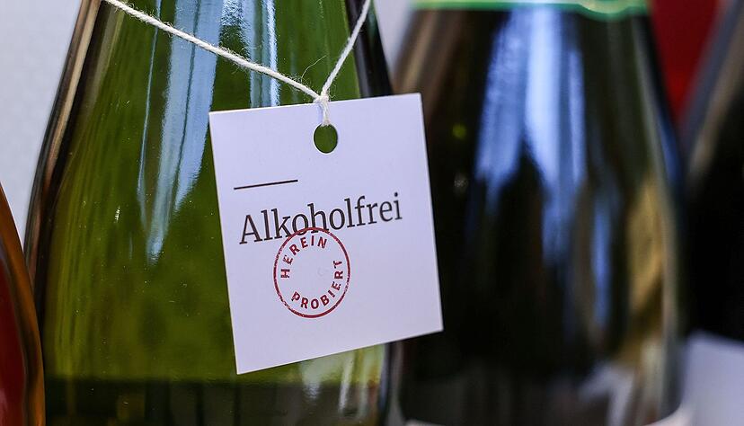 Ein hochwertiger, aromastarker Grundwein ist die wichtigste Voraussetzung für die Herstellung eines alkoholfreien Weins. Ein hochwertiger, aromastarker Grundwein ist die wichtigste Voraussetzung für die Herstellung eines alkoholfreien Weins.