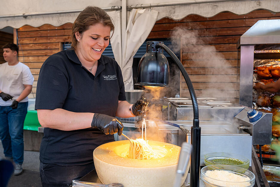 Aber auch kulinarisch ist beim Sommerfest der Genossenschaftskellerei einiges geboten.