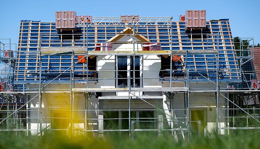 Im Juli lag die Zahl der Genehmigungen für den Neubau und Umbau von Wohnungen um 30 Prozent über dem Niveau des Vorjahresmonats.