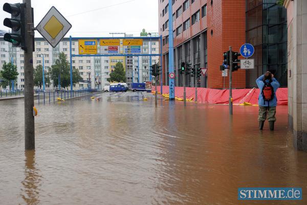 Ganze Straßenzüge in Chemnitz bleiben gesperrt.