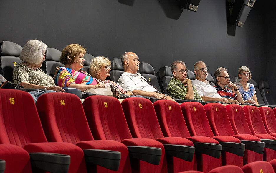 Schön kühl im Kinosaal, während es draußen brüllend heiß ist: Stimme-Lesersommer im Arthaus Kino. Schön kühl im Kinosaal, während es draußen brüllend heiß ist: Stimme-Lesersommer im Arthaus Kino.