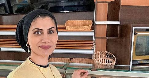 Aysel Ay will ihre Waren in der in der Bonfelder Stra&szlig;e anbieten.