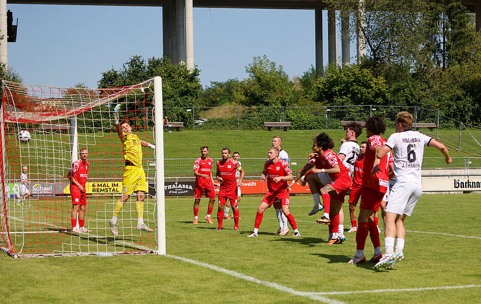 Fu&szlig;ball-Oberliga  FSV Hollenbach - TSG Backnang