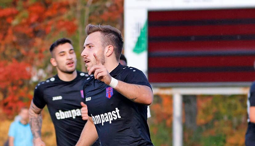 Goran Jurjevic erzielte zwei der acht Hollenbacher Tore in Heimerdingen, muste dann aber mit Gelb/Rot vom Platz.
Foto: Marc Schmerbeck