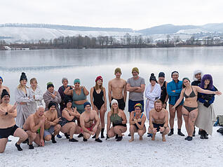 Eisbaden am Breitenauer See in Obersulm: Bizzbathing-Gruppe trifft sich regelm&auml;&szlig;ig