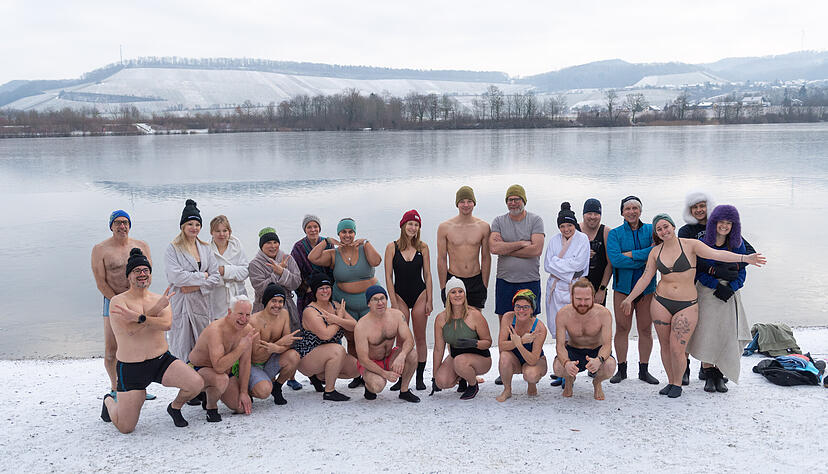 Eisbaden am Breitenauer See in Obersulm: Bizzbathing-Gruppe trifft sich regelm&auml;&szlig;ig