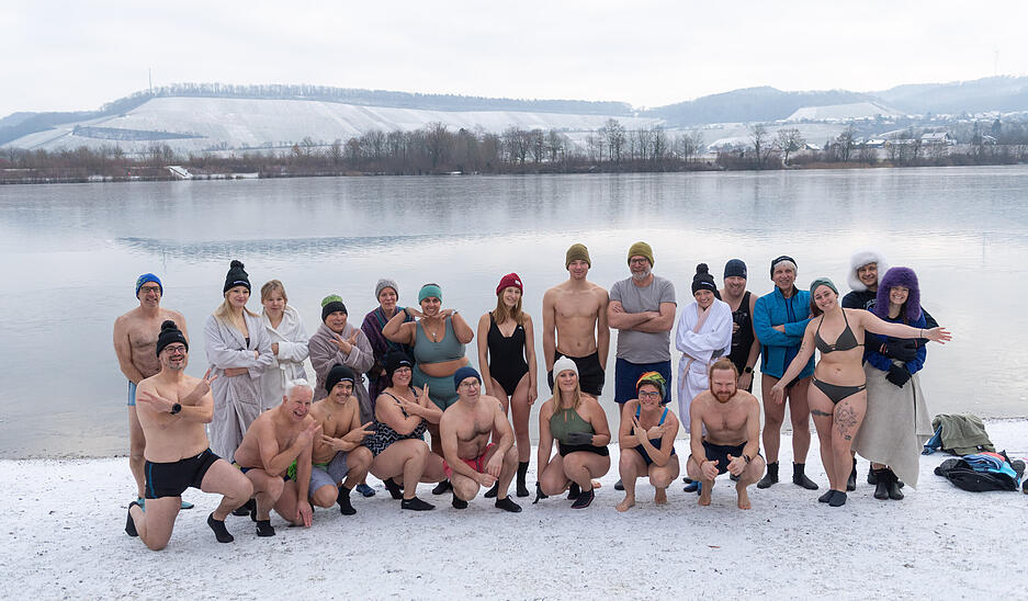 Eisbaden am Breitenauer See in Obersulm: Bizzbathing-Gruppe trifft sich regelm&auml;&szlig;ig