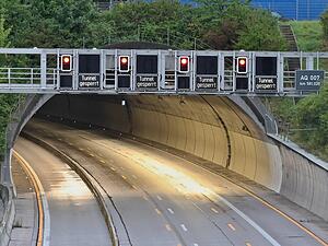 Der Engelbergtunnel ist beschmiert worden. (Symbolbild)