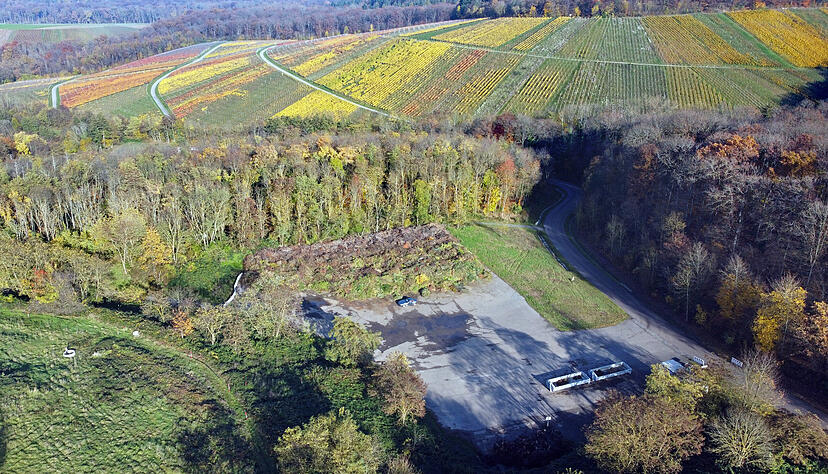 Der Häckselplatz im Entsorgungszentrum Schwaigern-Stetten des Landkreises Heilbronn soll neu gebaut werden. Der Häckselplatz im Entsorgungszentrum Schwaigern-Stetten des Landkreises Heilbronn soll neu gebaut werden.