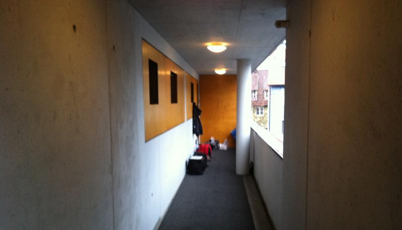 Der Rentner lebte allein, bekam aber täglich Besuch vom Pflegedienst. Der Rentner lebte allein, bekam aber täglich Besuch vom Pflegedienst.