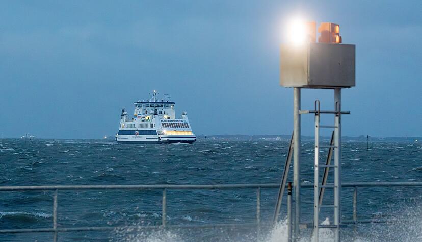 Das st&uuml;rmische Wetter sorgte vor allem an der Nordseek&uuml;ste f&uuml;r orkanartige B&ouml;en.