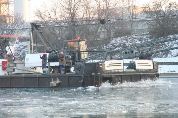 Eisbrecher auf dem Neckar