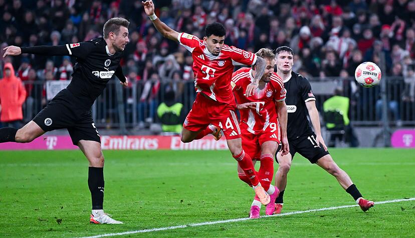 Luis Diaz (Mitte) trifft zum späten 2:1 für den FC Bayern München gegen den FC St. Pauli. Es wurde ein "Sieg des Glaubens", wie Manuel Neuer befand.