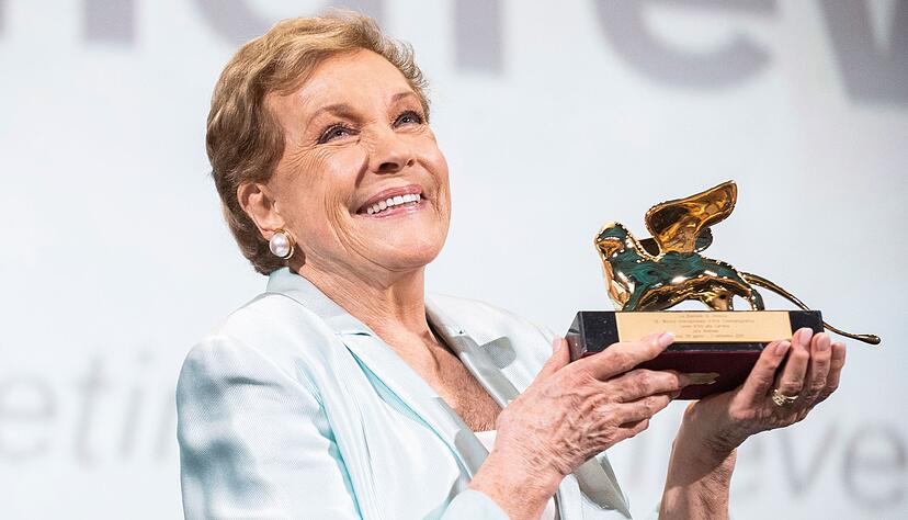 Julie Andrews - inzwischen 89 - wurde als Mary Poppins und mit dem Film-Musical «The Sound of Music» weltbekannt. 2019 erhielt sie in Venedig bei den Filmfestspielen einen Ehrenpreis. Julie Andrews - inzwischen 89 - wurde als Mary Poppins und mit dem Film-Musical «The Sound of Music» weltbekannt. 2019 erhielt sie in Venedig bei den Filmfestspielen einen Ehrenpreis.