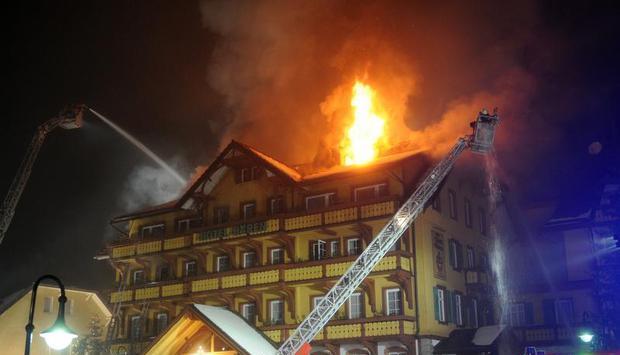 Mit dem Hotel stehen hundert Jahre Tradition in Flammen. Foto: Patrick Seeger