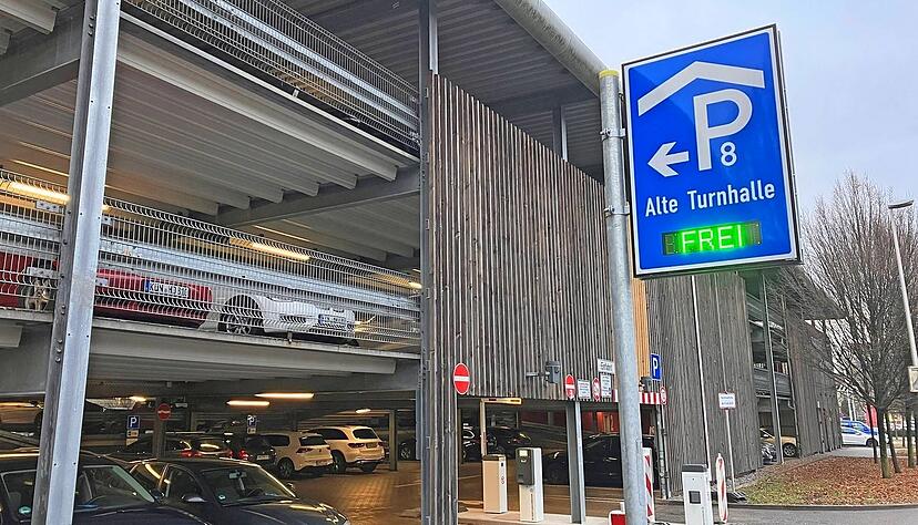 Das Parkhaus Alte Turnhalle in &Ouml;hringen bekommt ab Dezember eine Video&uuml;berwachung.