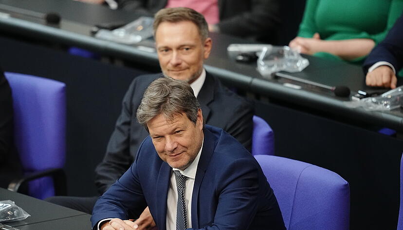 Die Ampelkoalitionspartner hatten sich versprochen, dass das Heizungsgesetz den Bundestag noch vor der Sommerpause passiert - nach langem Streit zwischen FDP und Grünen gibt es eine Einigung. Die Ampelkoalitionspartner hatten sich versprochen, dass das Heizungsgesetz den Bundestag noch vor der Sommerpause passiert - nach langem Streit zwischen FDP und Grünen gibt es eine Einigung.