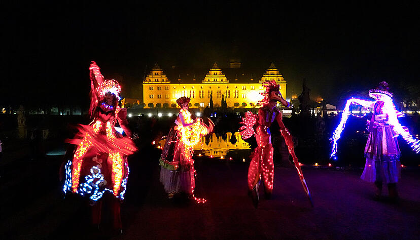 Die sogenannten Stelzenl&auml;ufer bleiben dem Musikfest auf Schloss Weikersheim erhalten. Allerdings f&auml;llt die gro&szlig;e Open-Air-B&uuml;hne in dieser Kultursommer-Saison ebenso weg wie das Abschlussfeuerwerk.