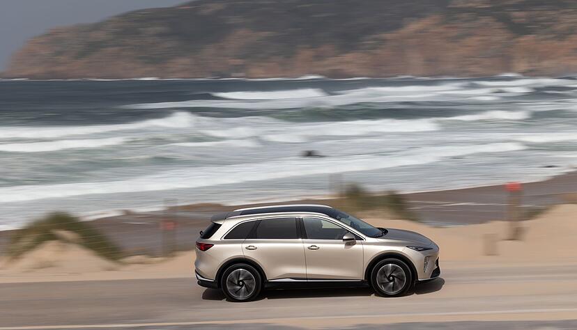 Weiter fahren? Nun, immerhin sind in der Allradvariante 485 Kilometer mit einer Akkuladung drin.