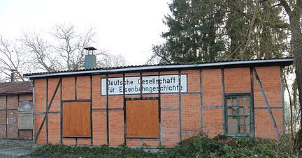 Die Deutsche Gesellschaft für Eisenbahngeschichte war der letzte große Nutzer der Gebäude. Foto: Simon Gajer