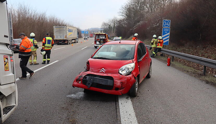 Auf der A6 bei Sinsheim-Schweinfurt kam es zu mehreren Unfällen. Auf der A6 bei Sinsheim-Schweinfurt kam es zu mehreren Unfällen.