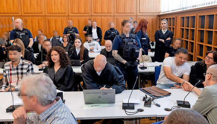 Seit rund acht Monaten verhandelt das Landgericht gegen sieben Angeklagte wegen versuchten gemeinschaftlichen Mordversuchs. Jetzt zieht sich der Prozess noch weiter in die L&auml;nge.