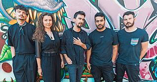 Pale Amber sind (v.l.n.r.) Alwin Bretz (Drums), Tabea Meingast (Keyboard), Pete Jones (Gesang), Moritz Radbruch (Bass) und Oliver Walter (Gitarre).