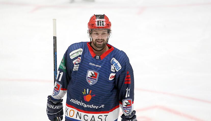 Dylan Wruck war zwei Jahre in Folge der Topscorer der Heilbronner Falken. Dylan Wruck war zwei Jahre in Folge der Topscorer der Heilbronner Falken.
