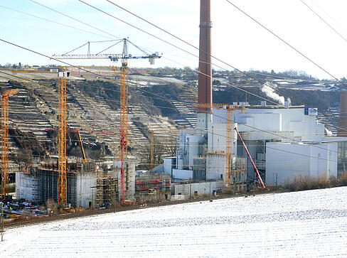 Die Montage des Wirbelschichtofens ist ein technischer Meilenstein im Anlagenbau. Die Montage des Wirbelschichtofens ist ein technischer Meilenstein im Anlagenbau.