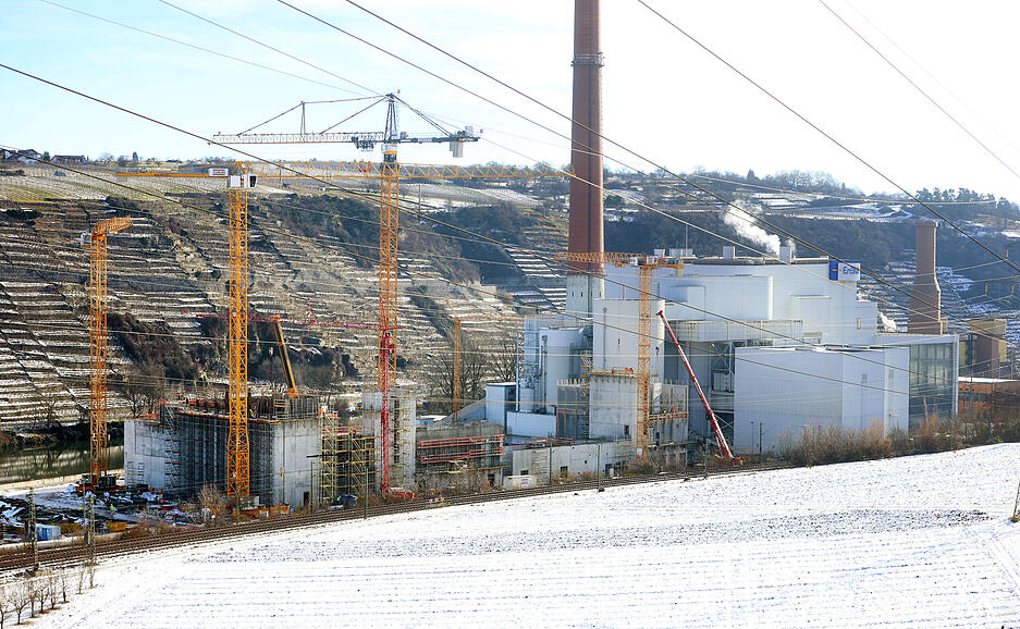 Die Montage des Wirbelschichtofens ist ein technischer Meilenstein im Anlagenbau.