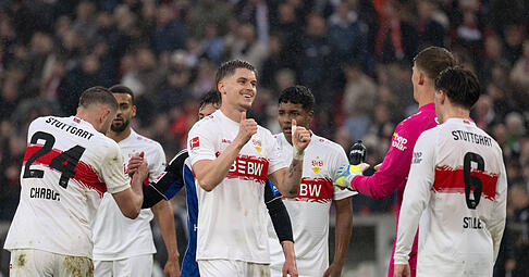 Der VfB Stuttgart gewinnt gegen den HSV 4:0. Das Ergebnis h&auml;tte h&ouml;her ausfallen k&ouml;nnen.