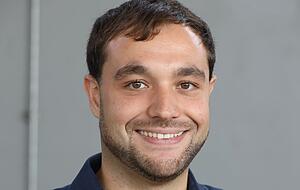 Carlos Gomez-Bravo (28), Junglehrer. Foto: Ralf Seidel Carlos Gomez-Bravo (28), Junglehrer. Foto: Ralf Seidel