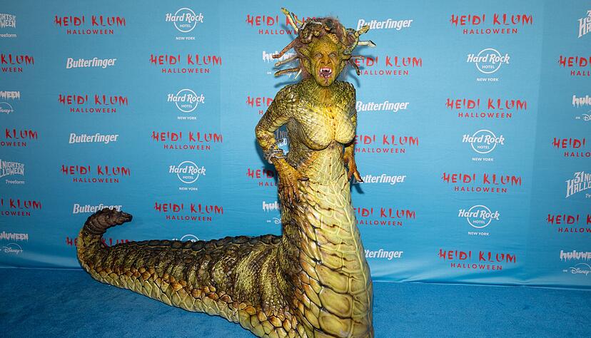 In diesem Jahr k&uuml;ndigte sie ein sehr h&auml;ssliches Kost&uuml;m an.