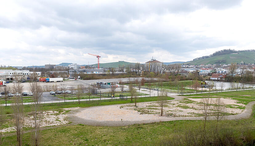 Fläche vor dem Zukunftspark Wohlgelegen: Auch hier ist ein Seilbahn-Stopp geplant.