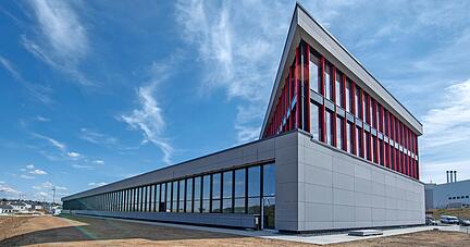 Das neue Innovationszentrum von Würth zeigt schon mit seiner außergewöhnlichen Architektur an, dass hier neue Ideen entstehen sollen.
Foto: Würth
