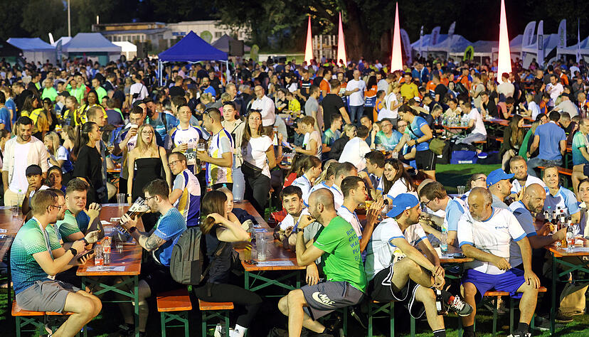 Die After-Run-Party des Stimme-Firmenlaufs ist genau das richtige Event nach der sportlichen Betätigung.