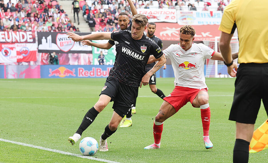 Ramon Hendriks: Hebt das Abseits vor dem 0:1 auf. Zu weit weg von Baku vor dem 1:2. Sonst kaum zu sehen, aber kam mit dem System gefühlt nicht zurecht zu Beginn. Note: 5